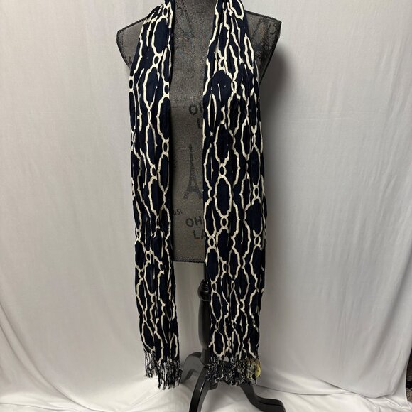 Spartina 449 Scarf Sallie Ann Navy Cream Geometric Fringe Wrap Shawl NEW - Picture 2 of 8